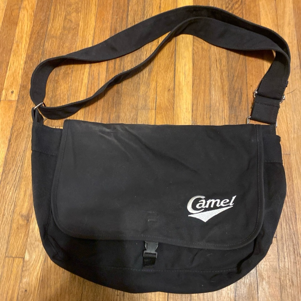 Vintage 90’s Camel Black Messenger Bag for Men